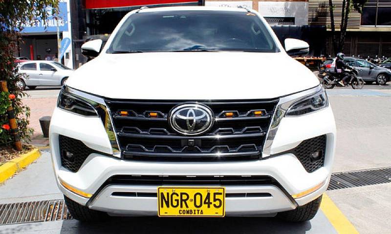 Toyota Fortuner Srv ...