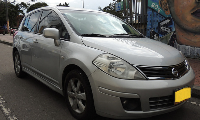 Nissan Tiida 1.8 Pre...