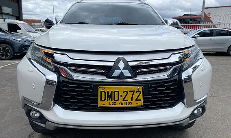 Mitsubishi Montero S...