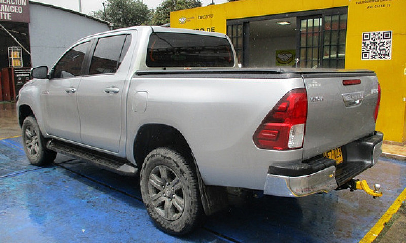 Toyota Hilux  4X4 24...