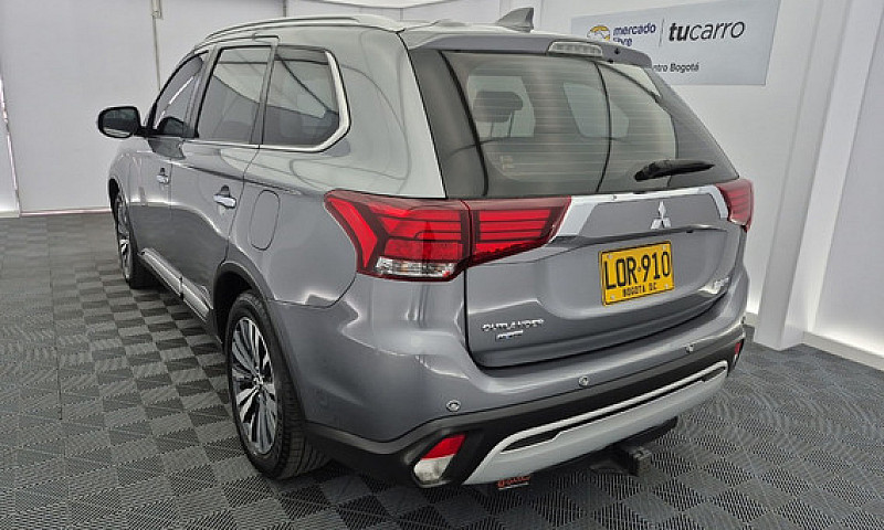 Mitsubishi Outlander...