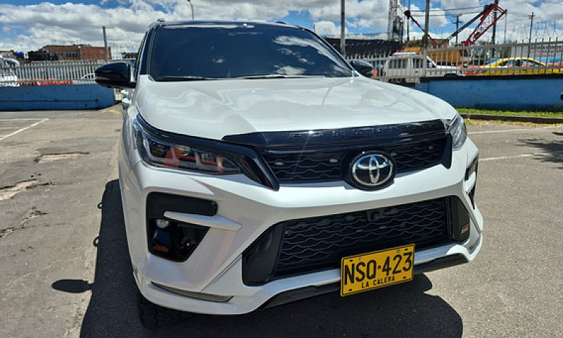 Toyota Fortuner 2.8 ...