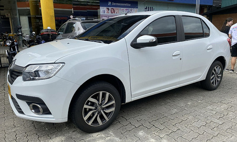 Renault Logan 1.6 Ze...