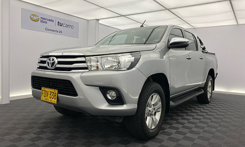 Toyota Hilux 2.8L...