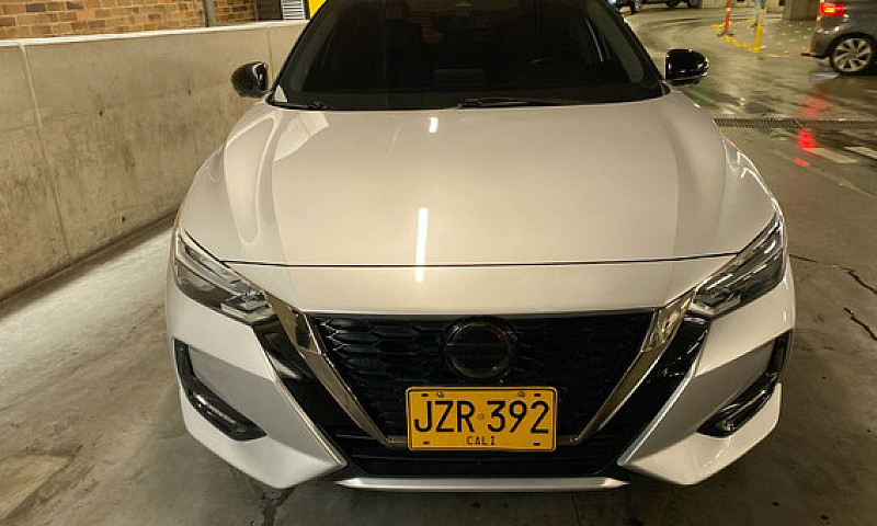 Nissan Sentra 2.0 B1...