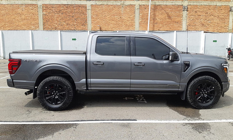 Ford F-150 Platinum ...