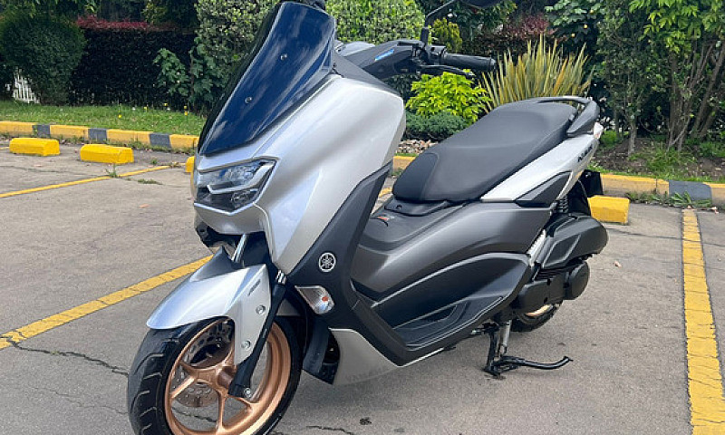 Yamaha Nmax Connecte...