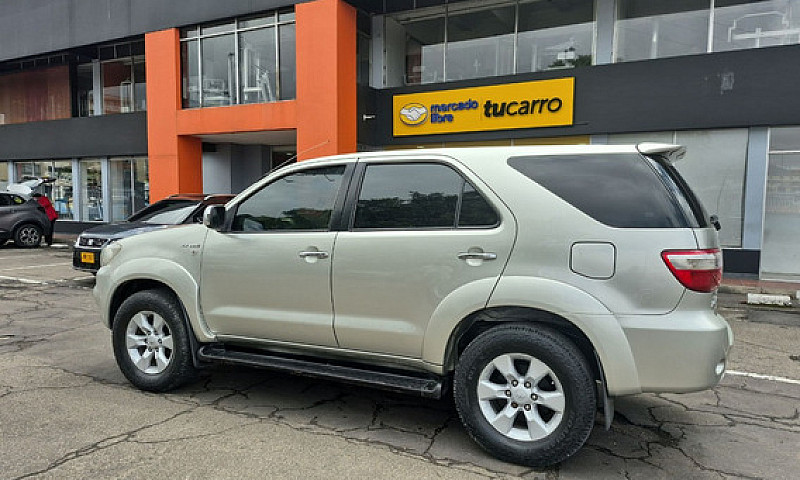 Toyota Fortuner 2.7 ...