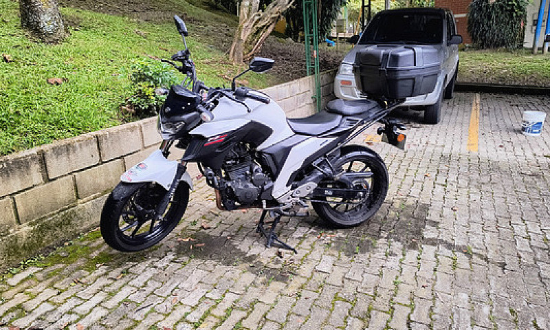 Yamaha Fz25 Modelo 2...
