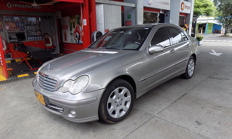 Mercedes-Benz Clase ...