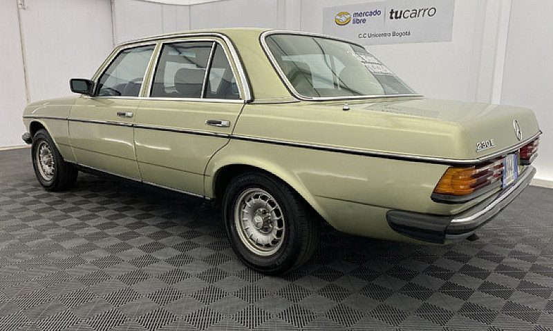 Mercedes Benz 230 E ...