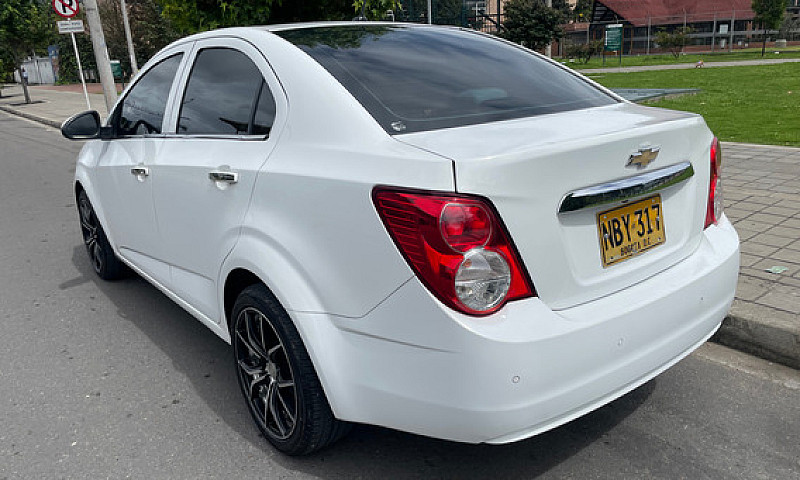 Chevrolet Sonic 1.6 ...