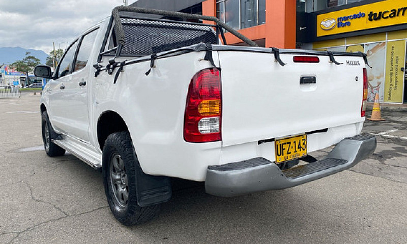 Toyota Hilux 2.5 Mt...