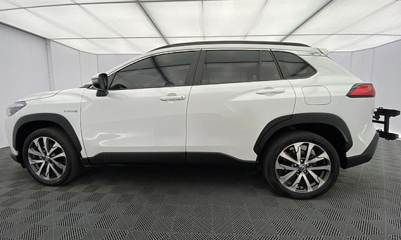 Toyota Corolla Cross...