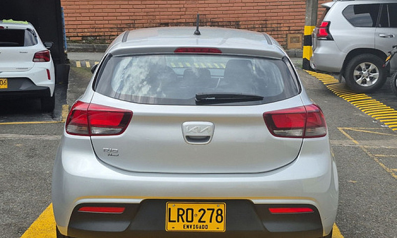 Kia Rio 1.4 Vibrant ...