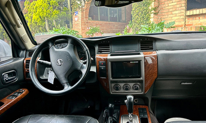 Nissan Patrol 4.8 Y6...