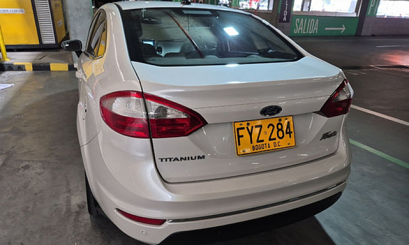 Ford Fiesta 1.6 Tita...