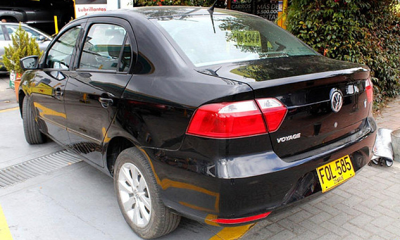 Volkswagen Voyage 1....