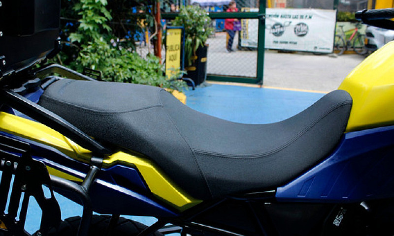 Suzuki V-Strom 800 D...