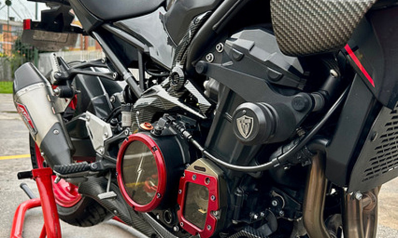 Kawasaki Z900...