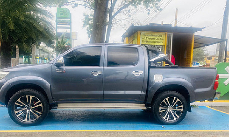 Toyota Hilux 3.0 Srv...