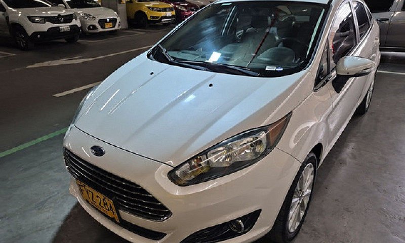 Ford Fiesta 1.6 Tita...