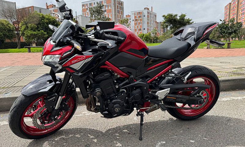 Kawasaki Zr900 2024...