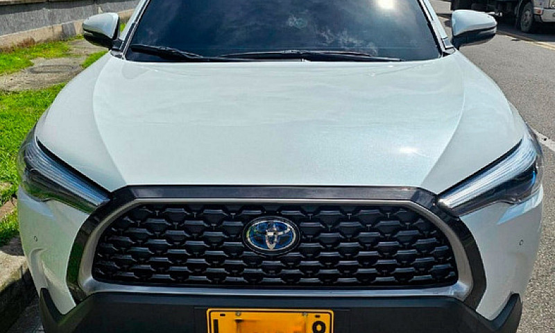 Toyota Corolla Cross...