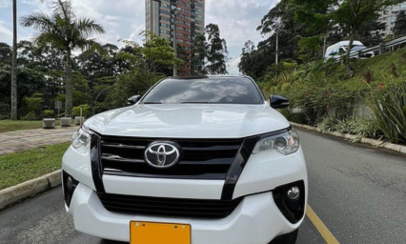 Toyota Fortuner 2.7 ...