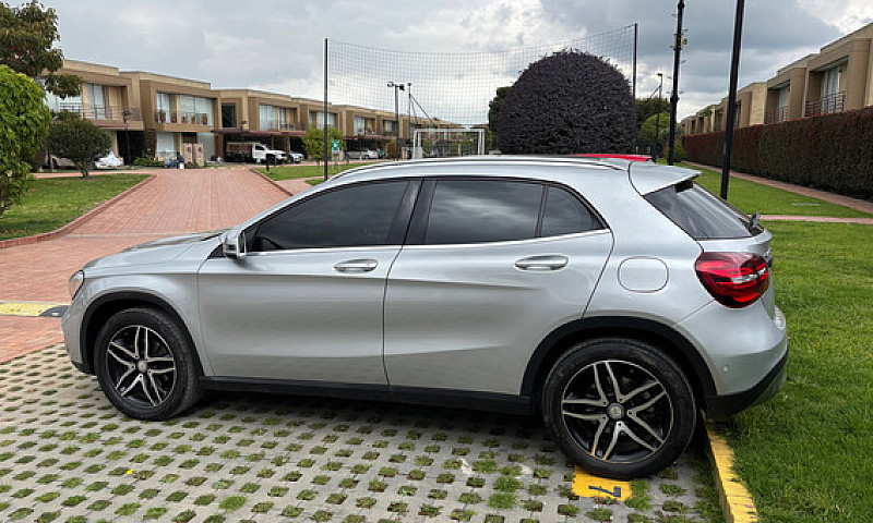 Mercedes-Benz Clase ...