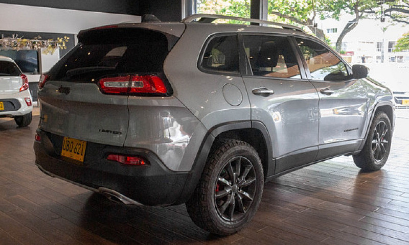 Jeep Cherokee 3.2 Li...