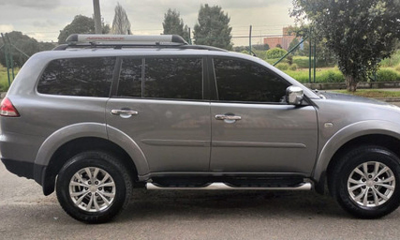 Mitsubishi Nativa 3....
