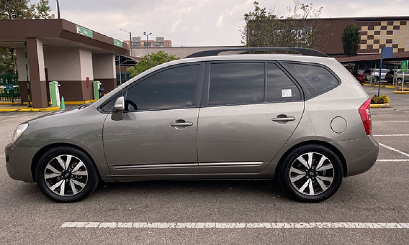 Kia Carens 2.O Rondo...