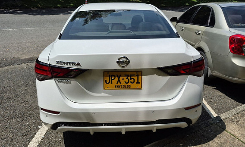 Nissan Sentra 2.0 B1...