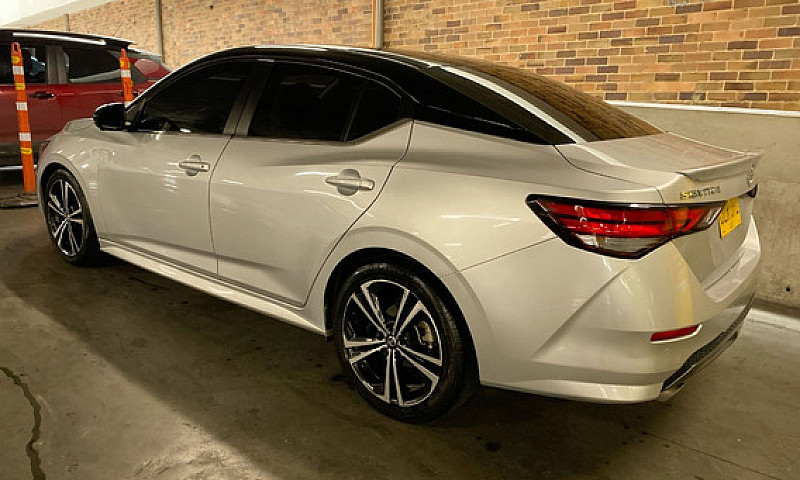 Nissan Sentra 2.0 B1...