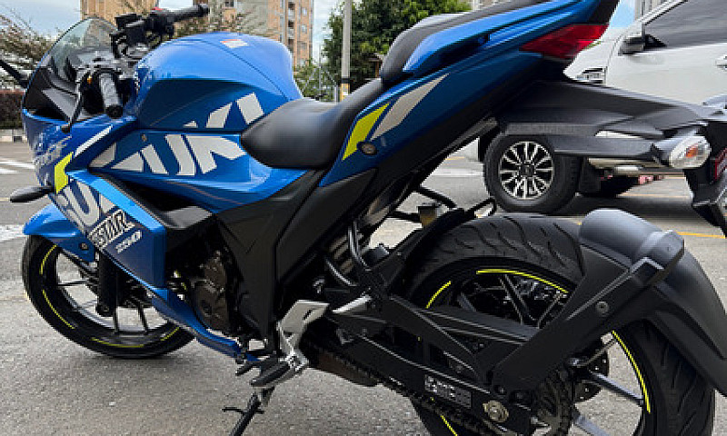 Suzuki Gixxer Sf 250...