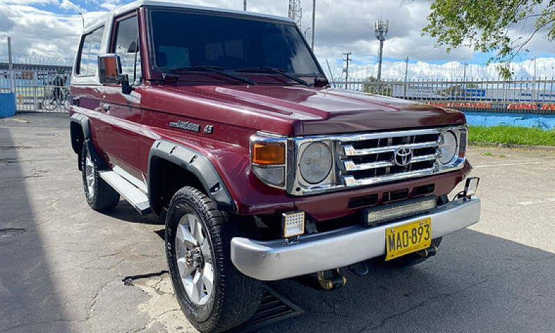 Toyota Land Cruiser ...