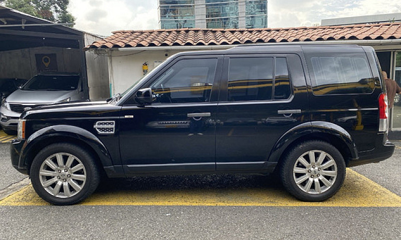 Land Rover Discovery...