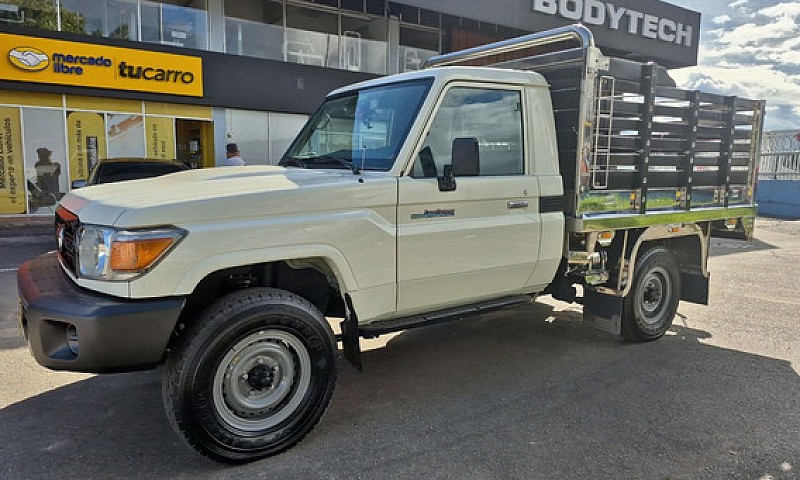 Toyota Land Cruiser ...