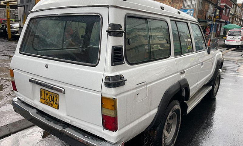 Toyota Land Cruiser ...