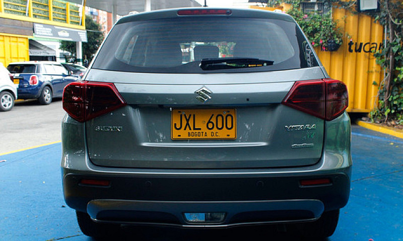 Suzuki Vitara Live A...