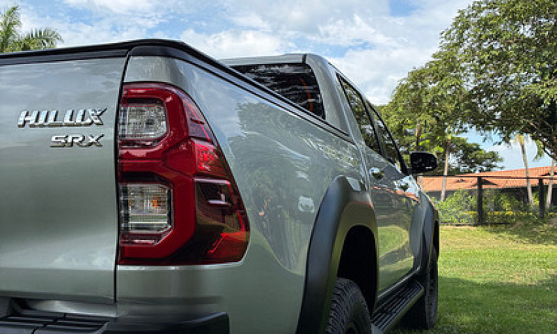Toyota Hilux 4.0...