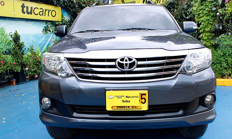 Toyota Fortuner Urba...
