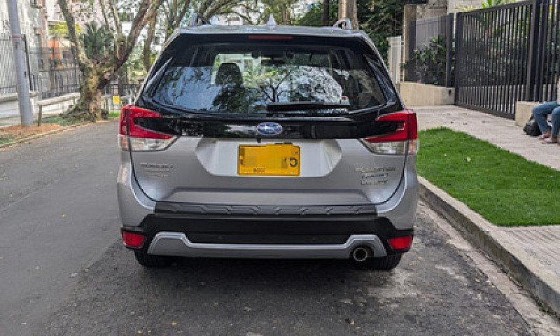 Subaru Forester 2.0 ...