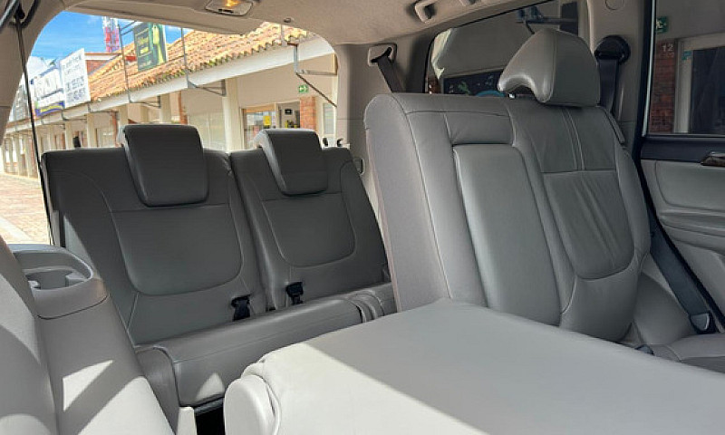 Mitsubishi Nativa 3....