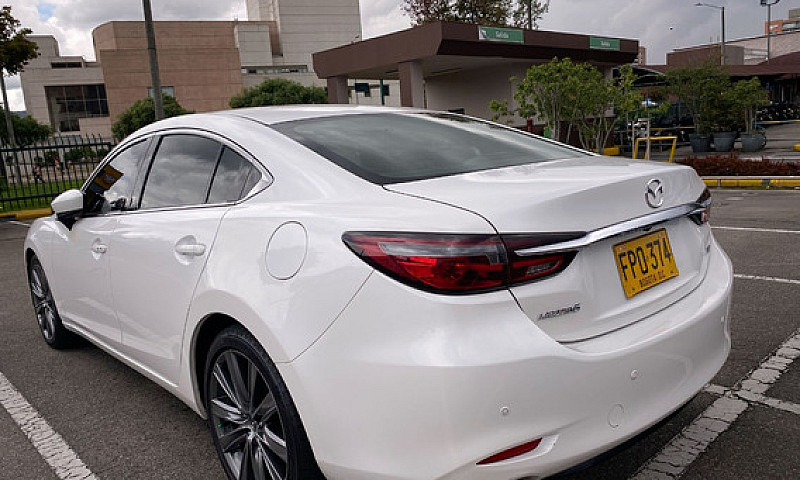 Mazda 6 2.5 Signatur...
