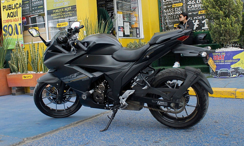 Suzuki Gixxer Sf 250...