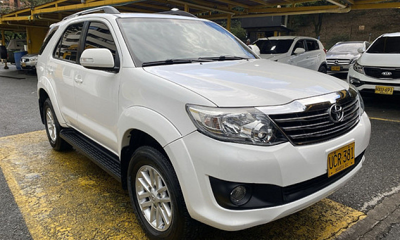 Toyota Fortuner 2.7 ...