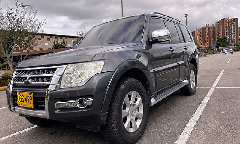 Mitsubishi Montero 3...