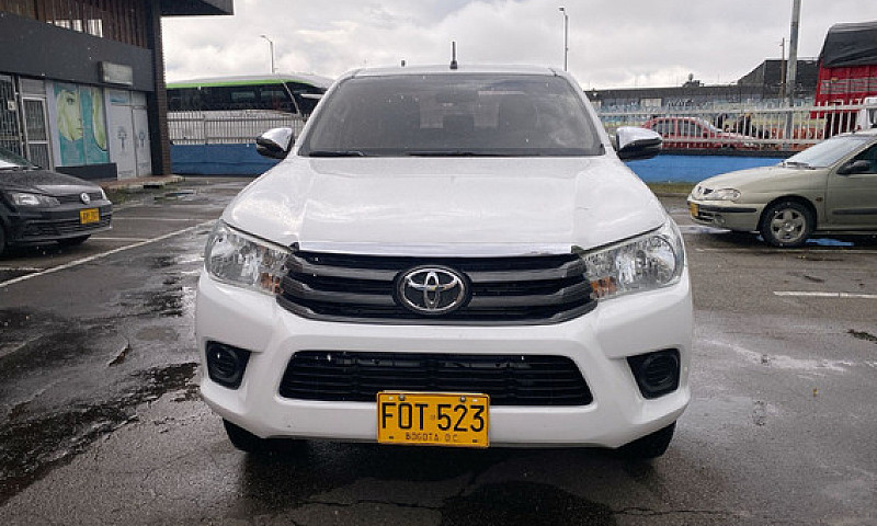 Toyota Hilux 2.4 4X4...